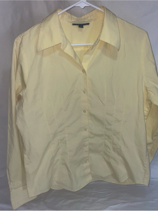 Anne Klein Tops - Anne Klein Soft Yellow Button-Up Shirt